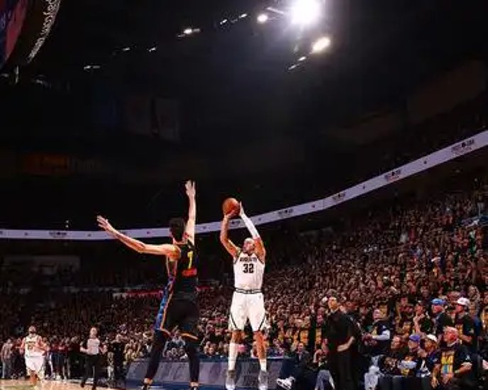 关于全明星赛倒计时，俄克拉荷马雷霆赛后内部沟通，细节引发关注，态度坚定，年轻球员获得机会的信息