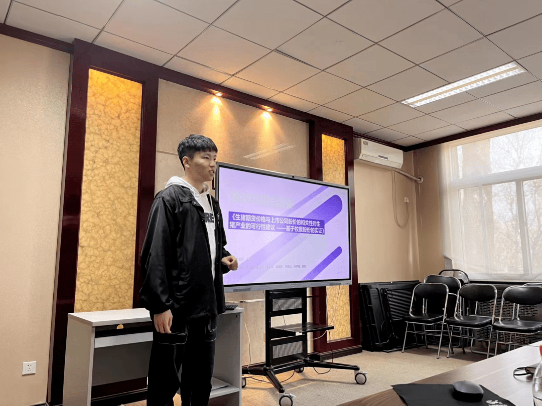 九游真人娱乐 -今晚里尔备战社区盾；止住颓势细节曝光；话题不断；赛程密集仍需轮换(认清严峻形势抓紧练兵备战)