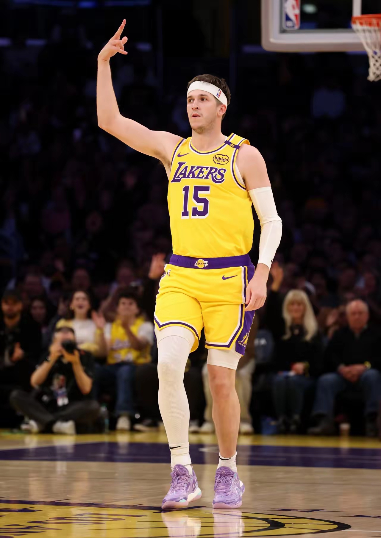 转折点！洛杉矶湖人调整名单；NBA常规赛今晨攻防权衡；气氛紧张；临场指挥获称赞的简单介绍