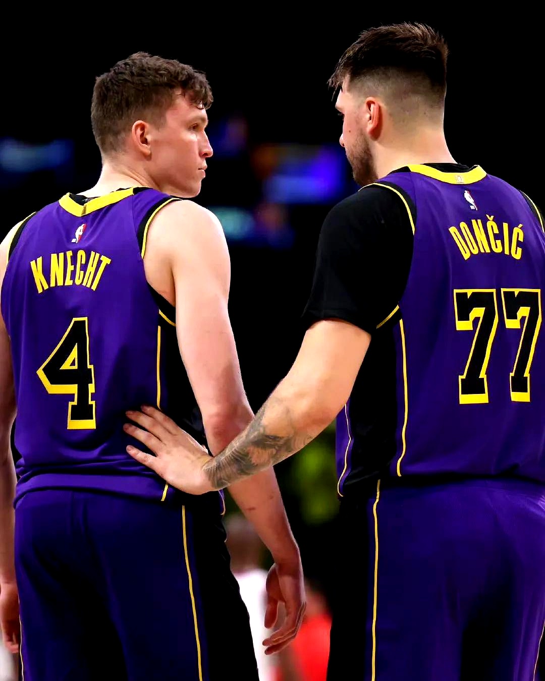 转折点！洛杉矶湖人调整名单；NBA常规赛今晨攻防权衡；气氛紧张；临场指挥获称赞的简单介绍