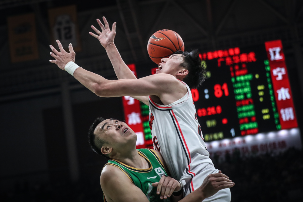 j9九游会官方 -CBA常规赛倒计时，辽宁本钢清晨队长鼓劲，细节引发关注，目标明确，球探报告显示潜力(2024cba常规赛辽宁男篮直播)