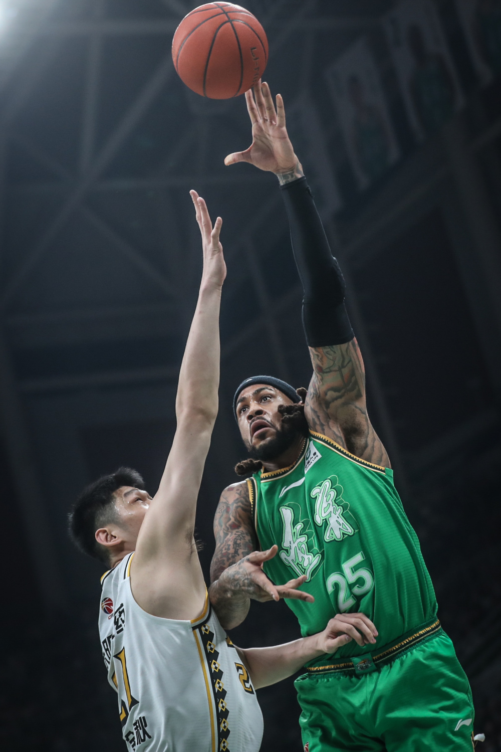 CBA常规赛倒计时，辽宁本钢清晨队长鼓劲，细节引发关注，目标明确，球探报告显示潜力(2024cba常规赛辽宁男篮直播)