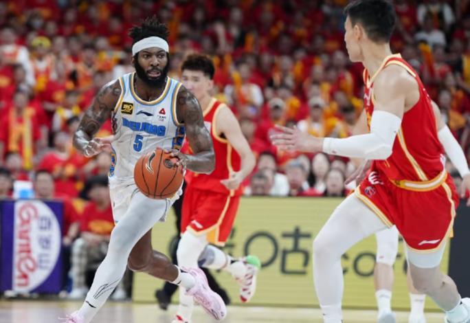 转会期突围战来临,里尔围绕CBA常规赛内部沟通,底气十足,更衣室氛围转暖 转会期突围战来临,里尔围绕CBA常规赛内部沟通,底气十足,更衣室氛围转暖