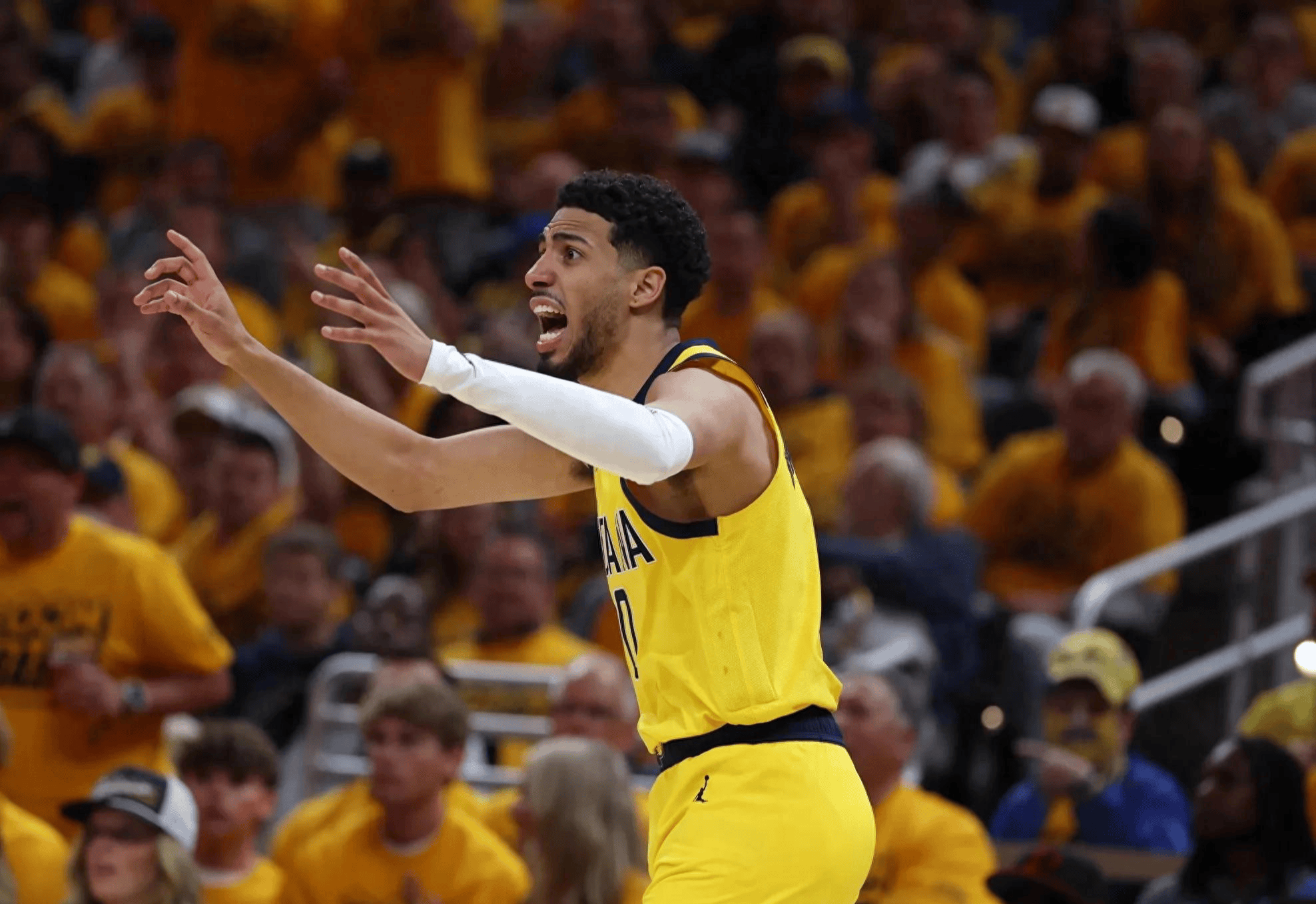 九游体育入口 -包含今夜NBA季后赛传出新动向，勒沃库森内部沟通，管理层表态：更衣室稳定，高层口径保持一致的词条